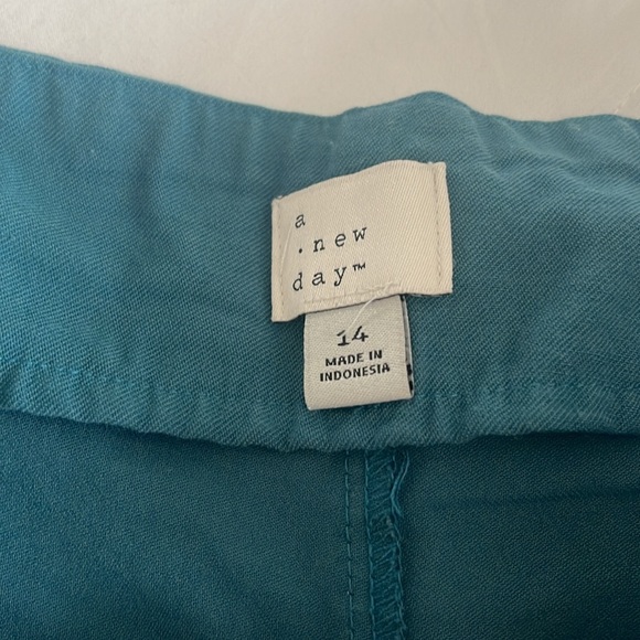 Short - Picture 4 of 4